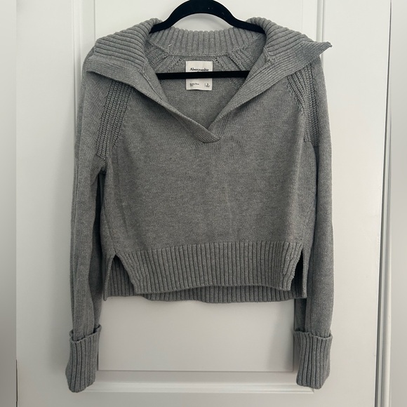 Abercrombie & Fitch Sweaters - Abercrombie Gray Collar Sweater